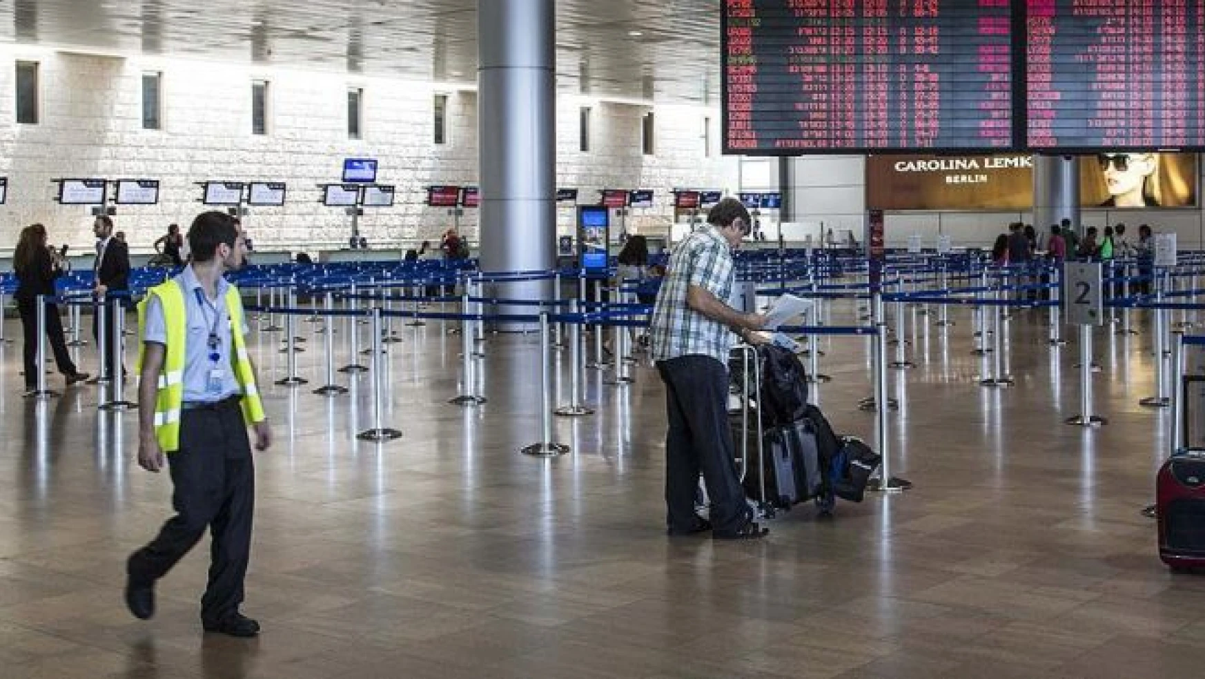 İsraillilerin isteği üzerine 2 Filistinli uçaktan indirildi