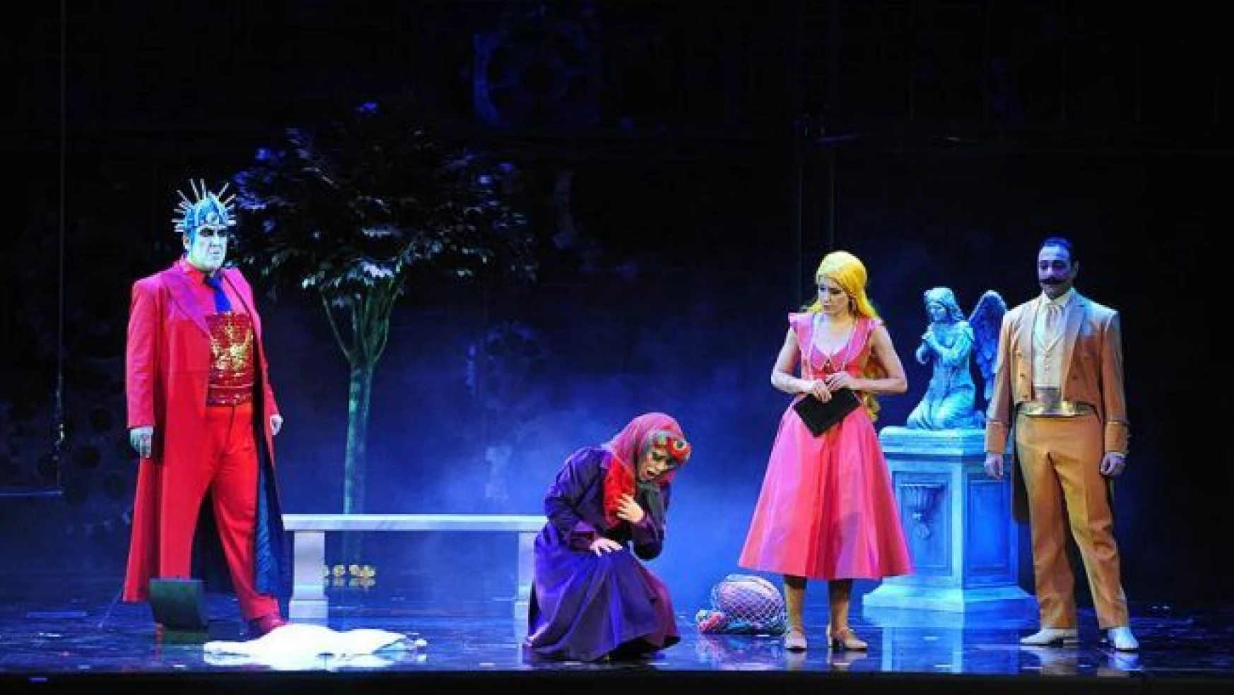 İstanbul Devlet Opera ve Balesi 'Faust'u sahneledi