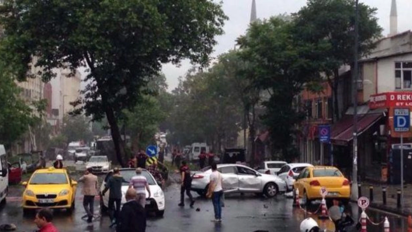 İstanbul'da çevik kuvvet aracına bombalı saldırı