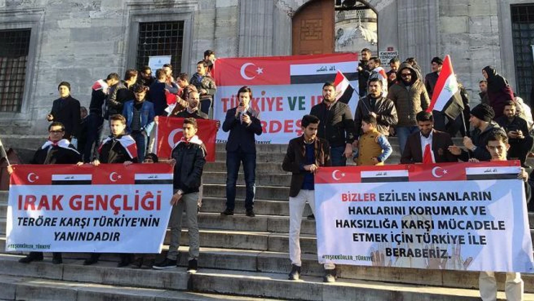 İstanbul'da 'Irak gençliği teröre karşı Türkiye'nin yanındadır' eylemi