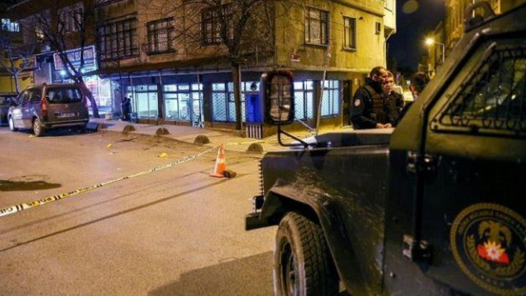 İstanbul'da kahvehaneye silahlı saldırı: 2 yaralı