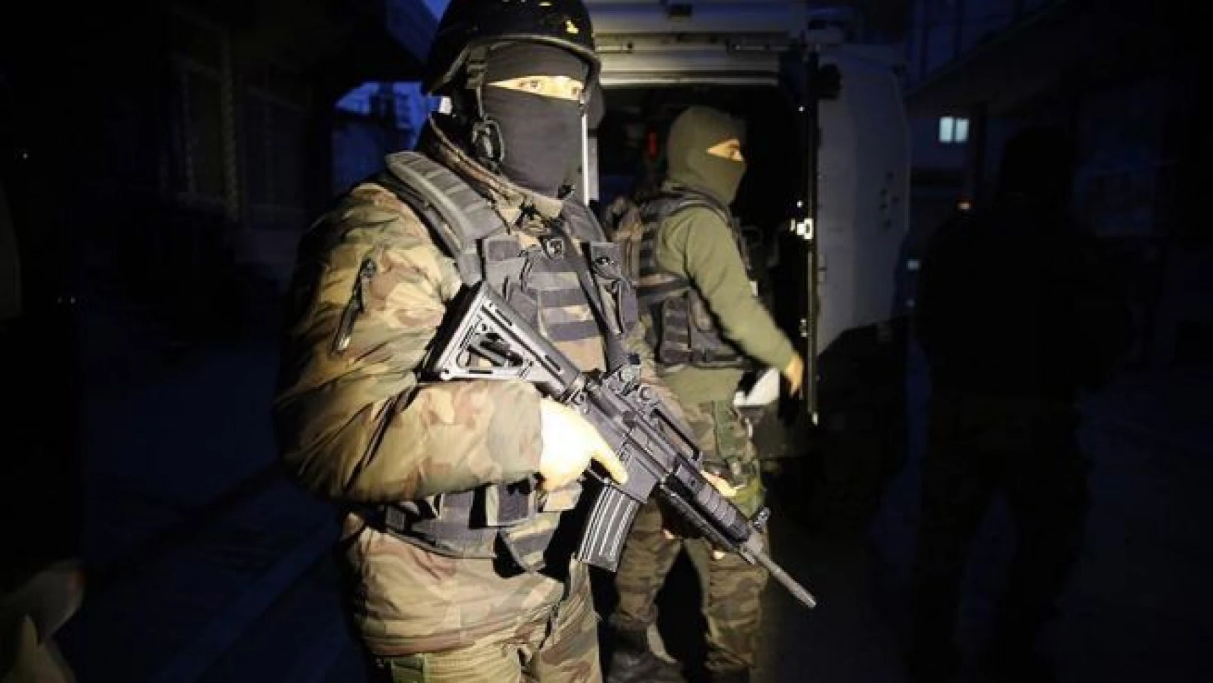 İstanbul'daki terör örgütü PKK operasyonunda 14 kişiye gözaltı