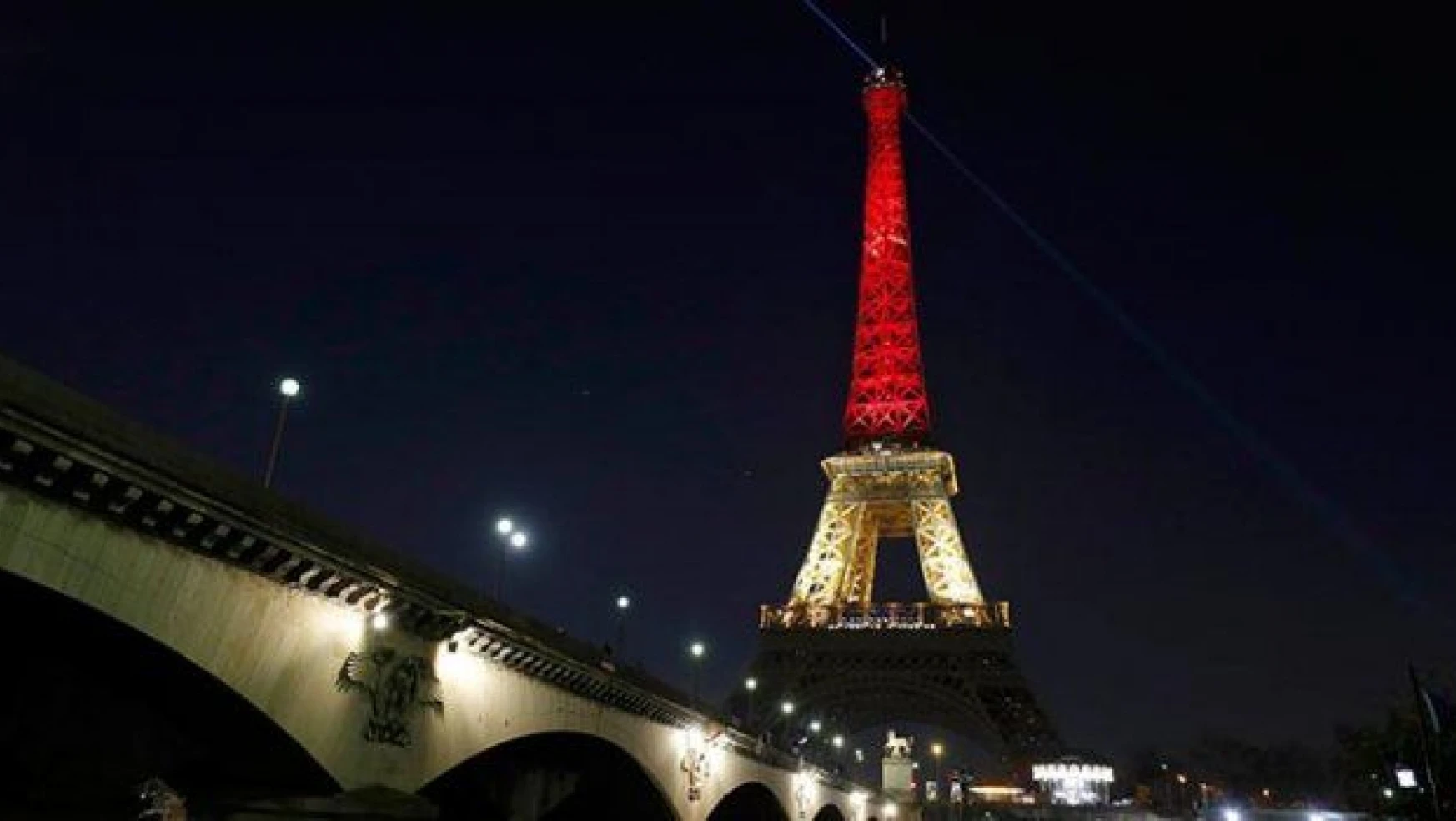 İşte Avrupa! Eyfel Kulesi, Belçika bayrağı renklerinde ışıklandırıldı