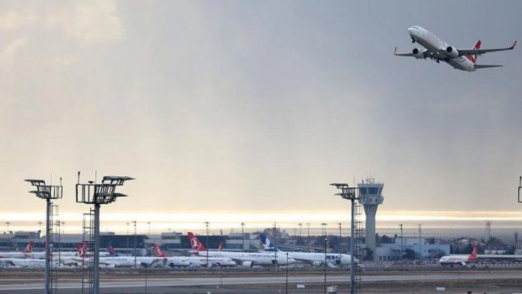 İstanbul'da 200'den fazla uçak seferi iptal edildi! İşte THY'nin o uçuşları!