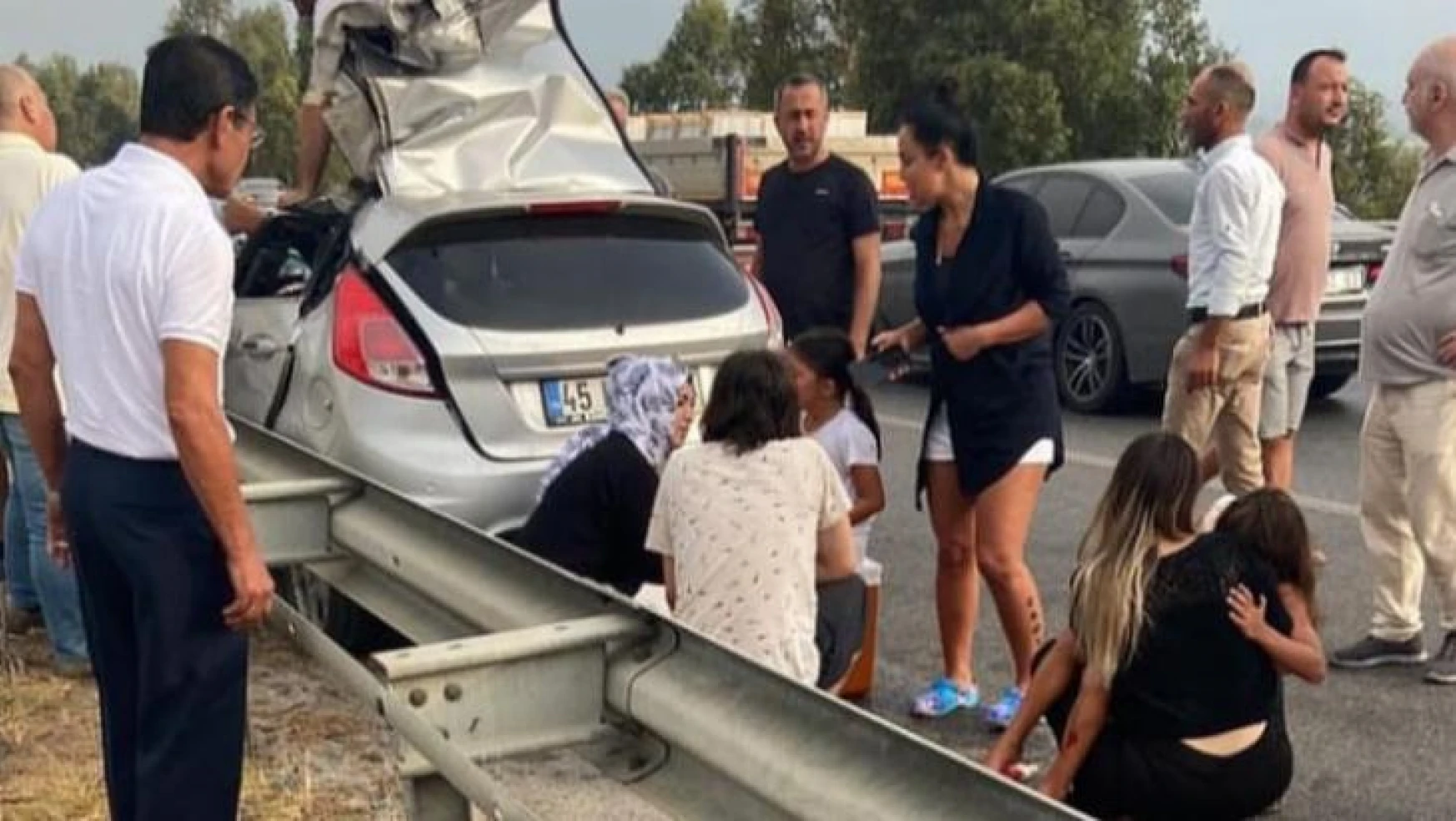 İzmir'de feci kaza: Anne hayatını kaybetti, 3 çocuk yaralı