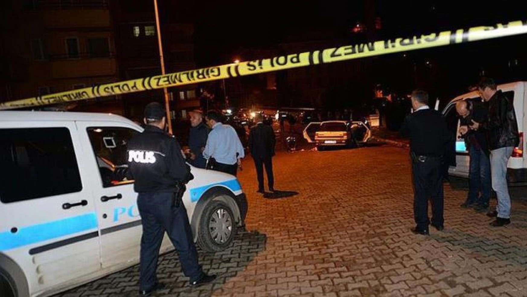 İzmir'de polis aracı kaza yaptı: 2 polis yaralı
