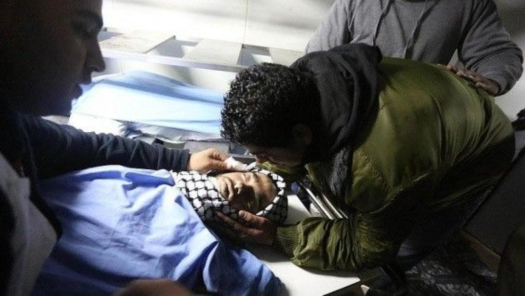 Kalbinden vurulan Filistinli çocuk hayatını kaybetti