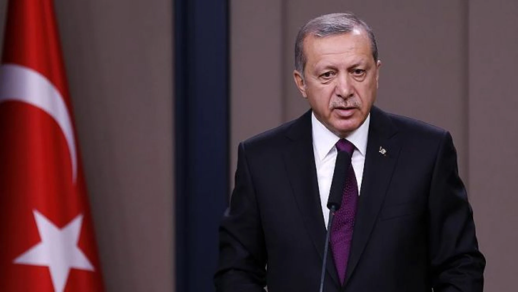 Erdoğan: Kendilerine akademisyen diyen bir grup milletine kin kustu