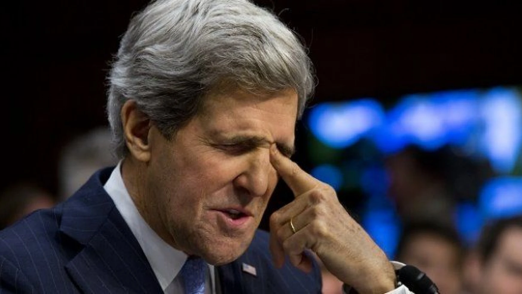 Kerry: Esad gitmeli ama hemen değil