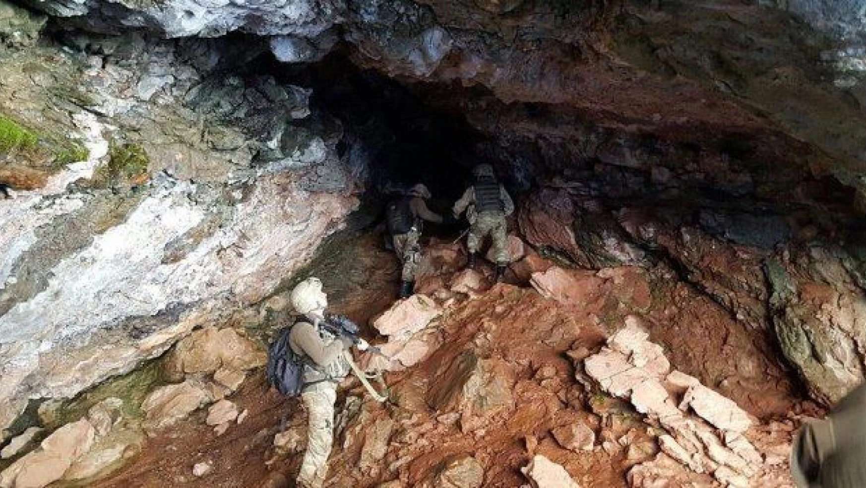 Komandolardan 'tespit edilemez' sanılan mağaralara operasyon