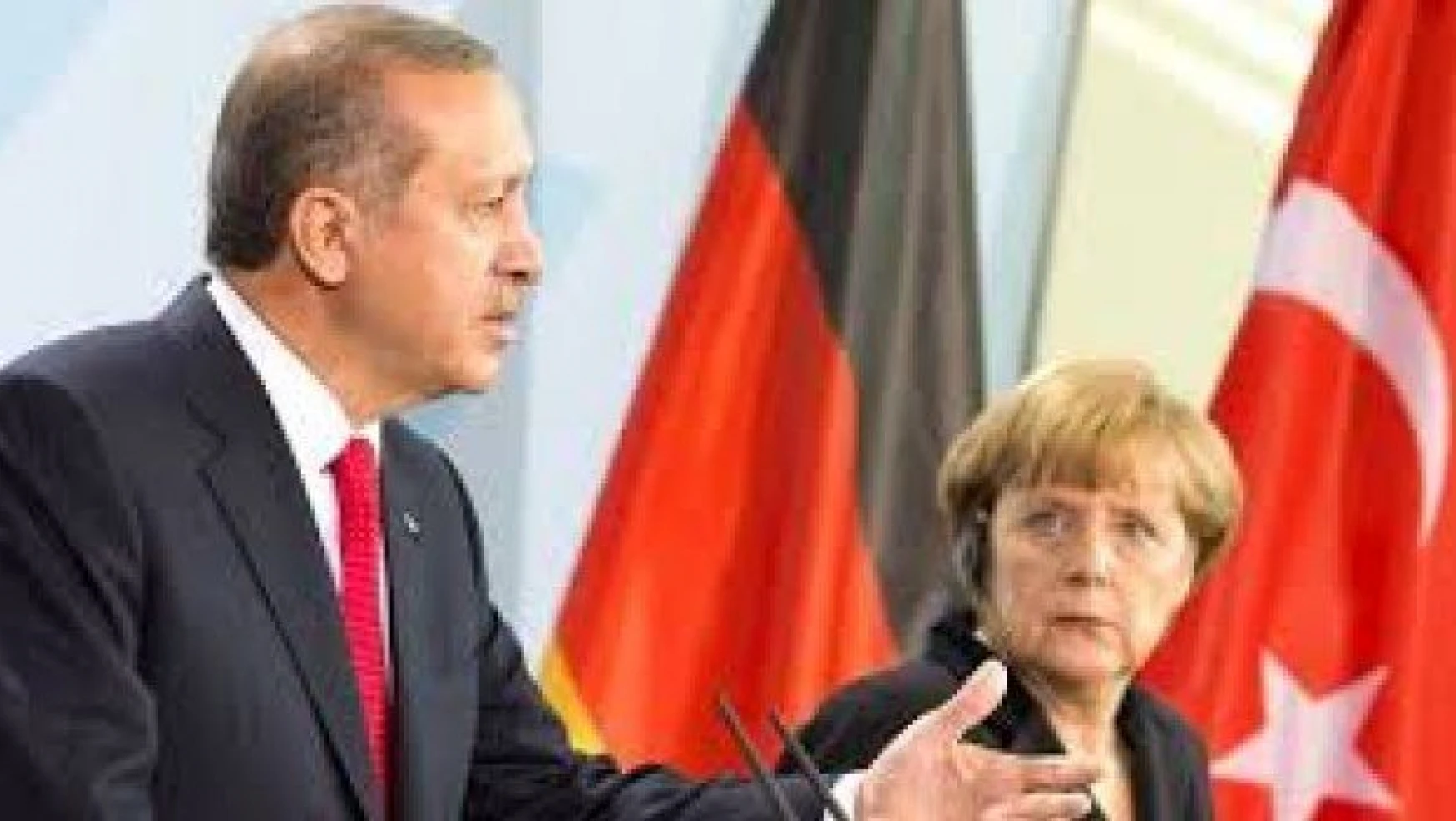 Merkel: 'Türkiye'nin AB üyeliğine hala karşıyız'