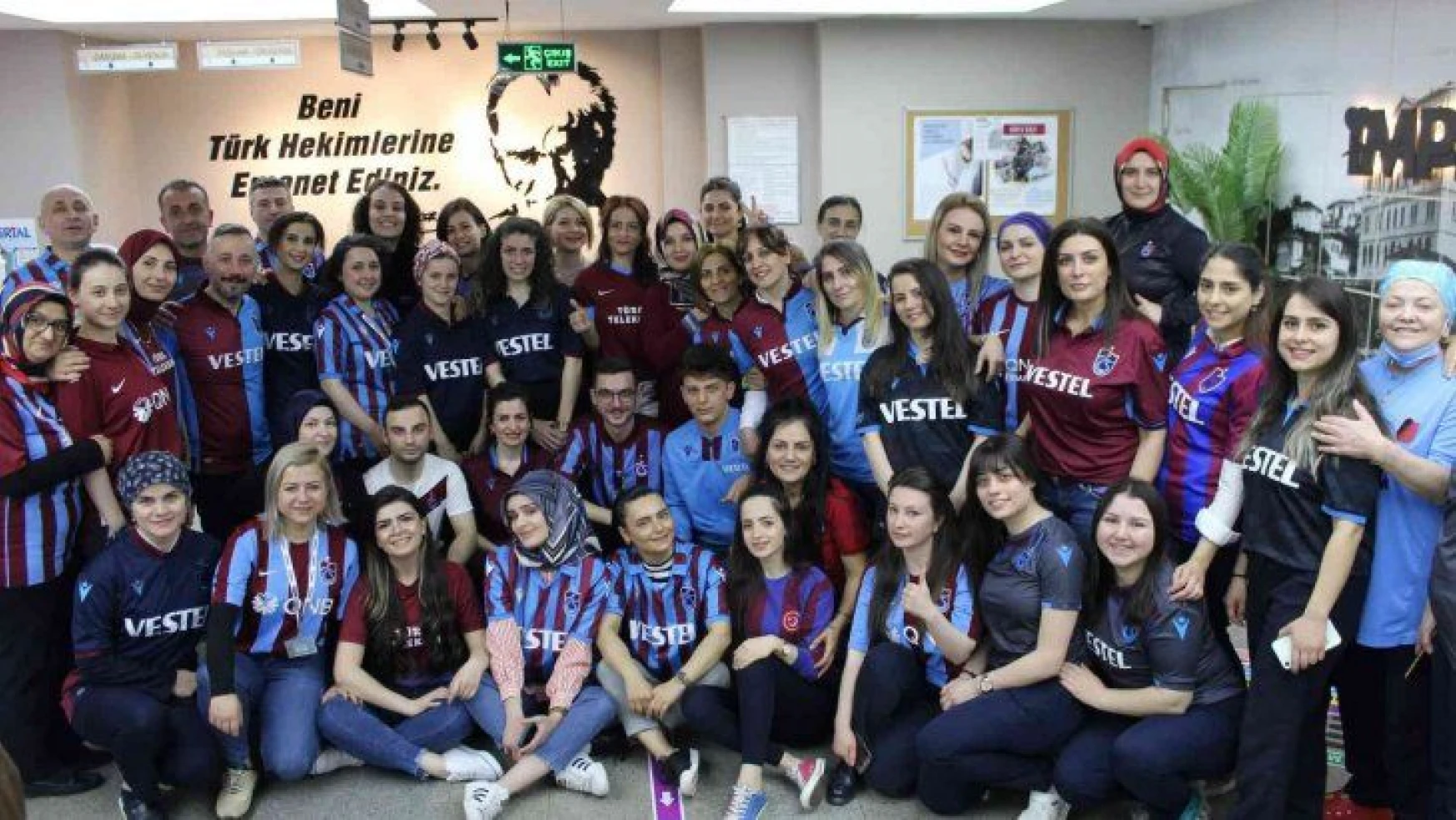 Özel İmperial Hastanesi çalışanlarından Trabzonspor formasıyla hizmet
