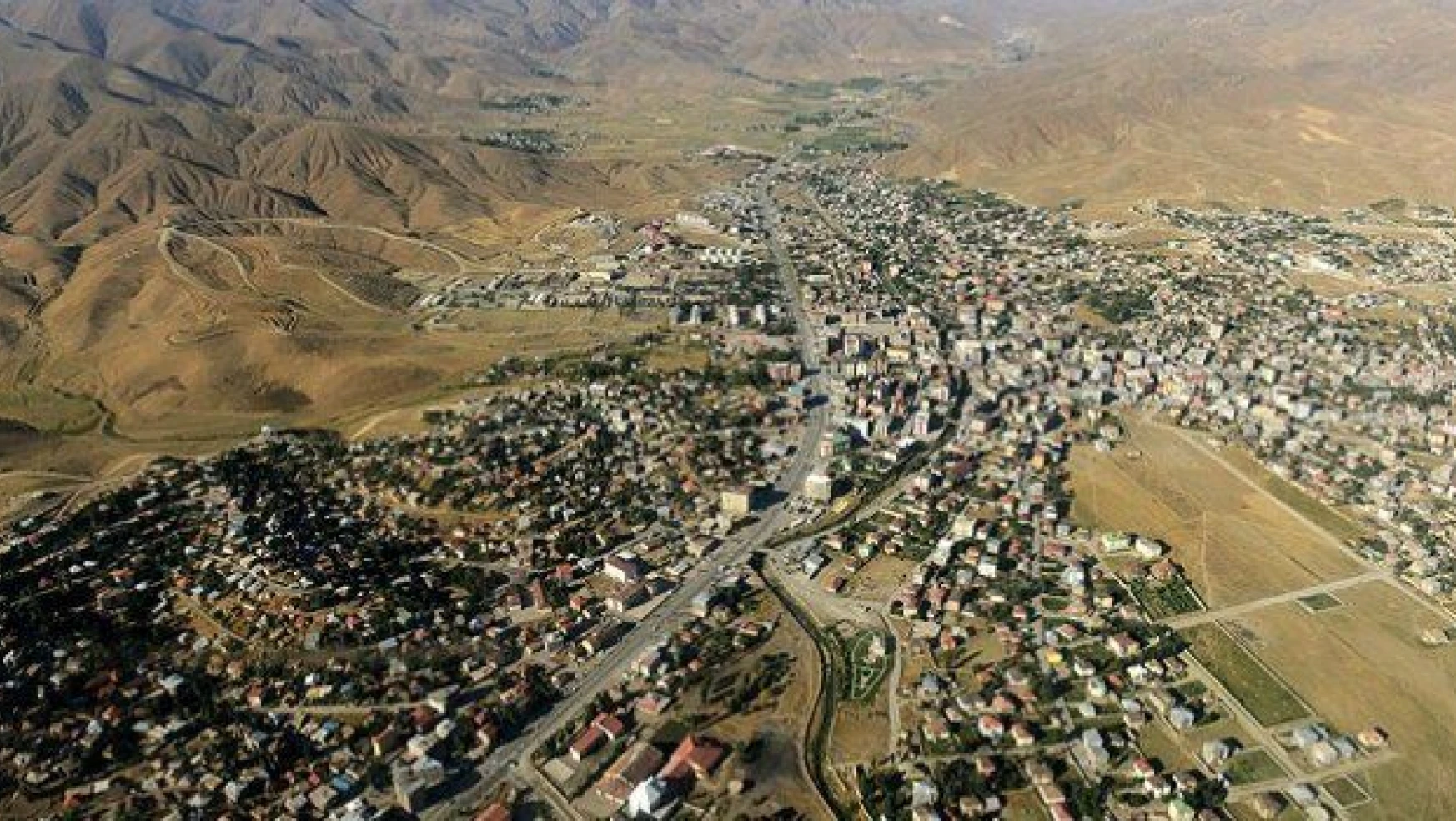 PKK'nın havan mermisi Yüksekova'da 4 mahalleye düştü