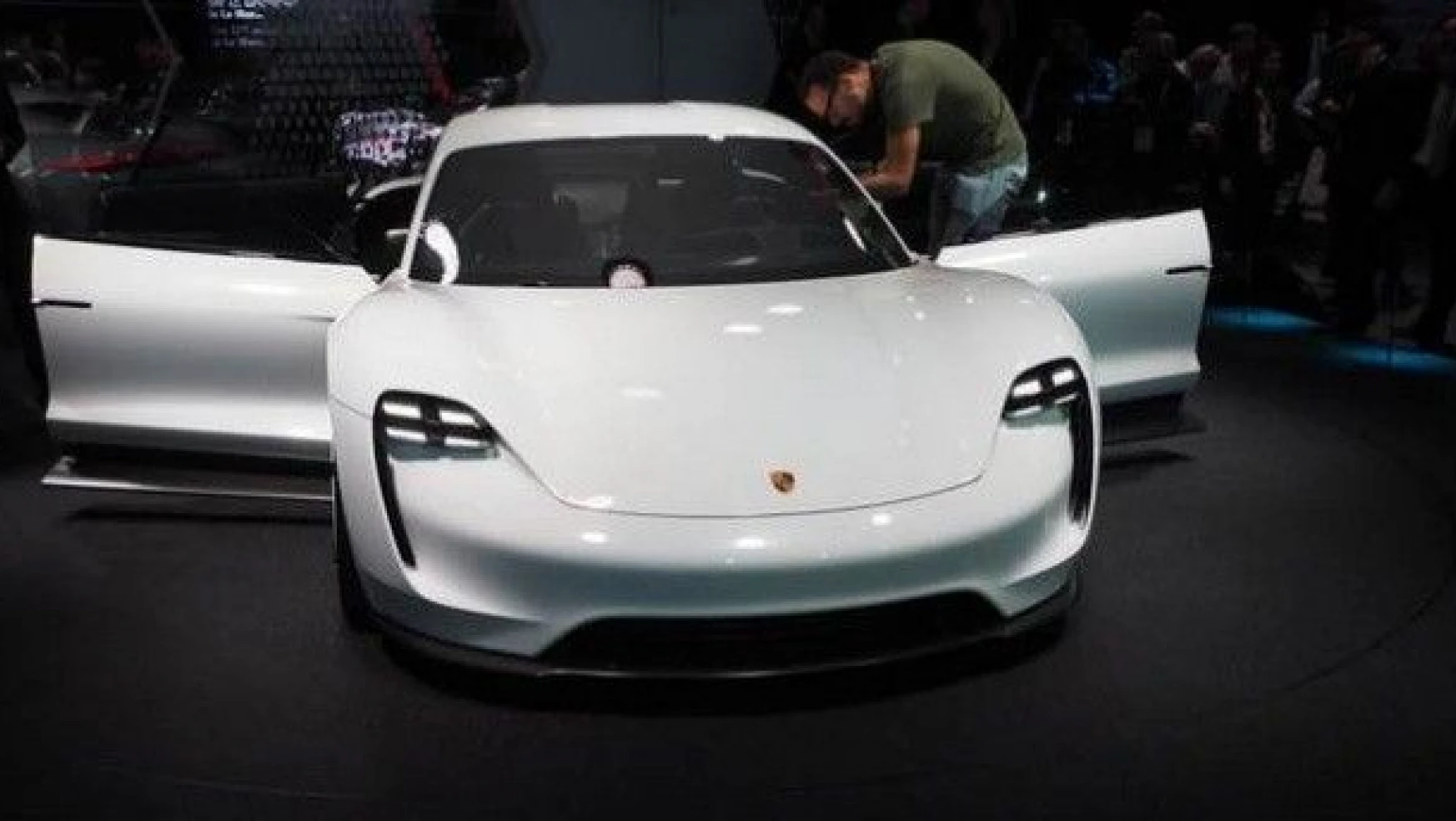 Porsche'den Elektrikliye 1 Milyar Dolar Yatırım