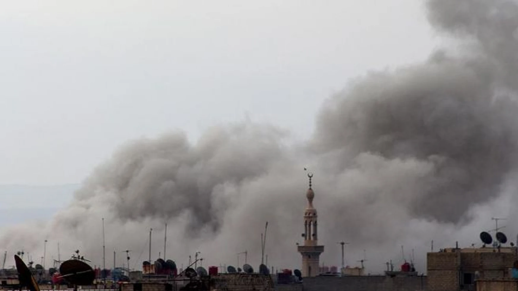 Rus uçakları Azez'i bombaladı: 4'u çocuk 8 kişi öldü