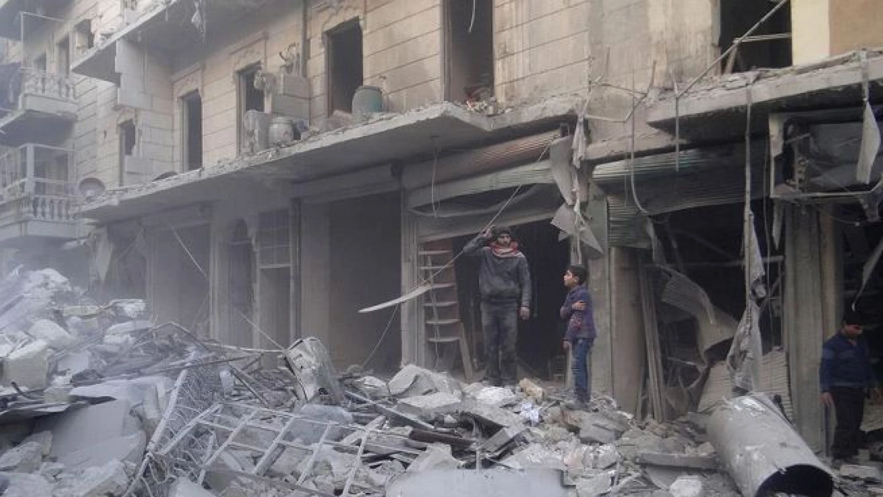 Rus uçakları Halep'te sivilleri vurdu: 10 ölü, 20 yaralı