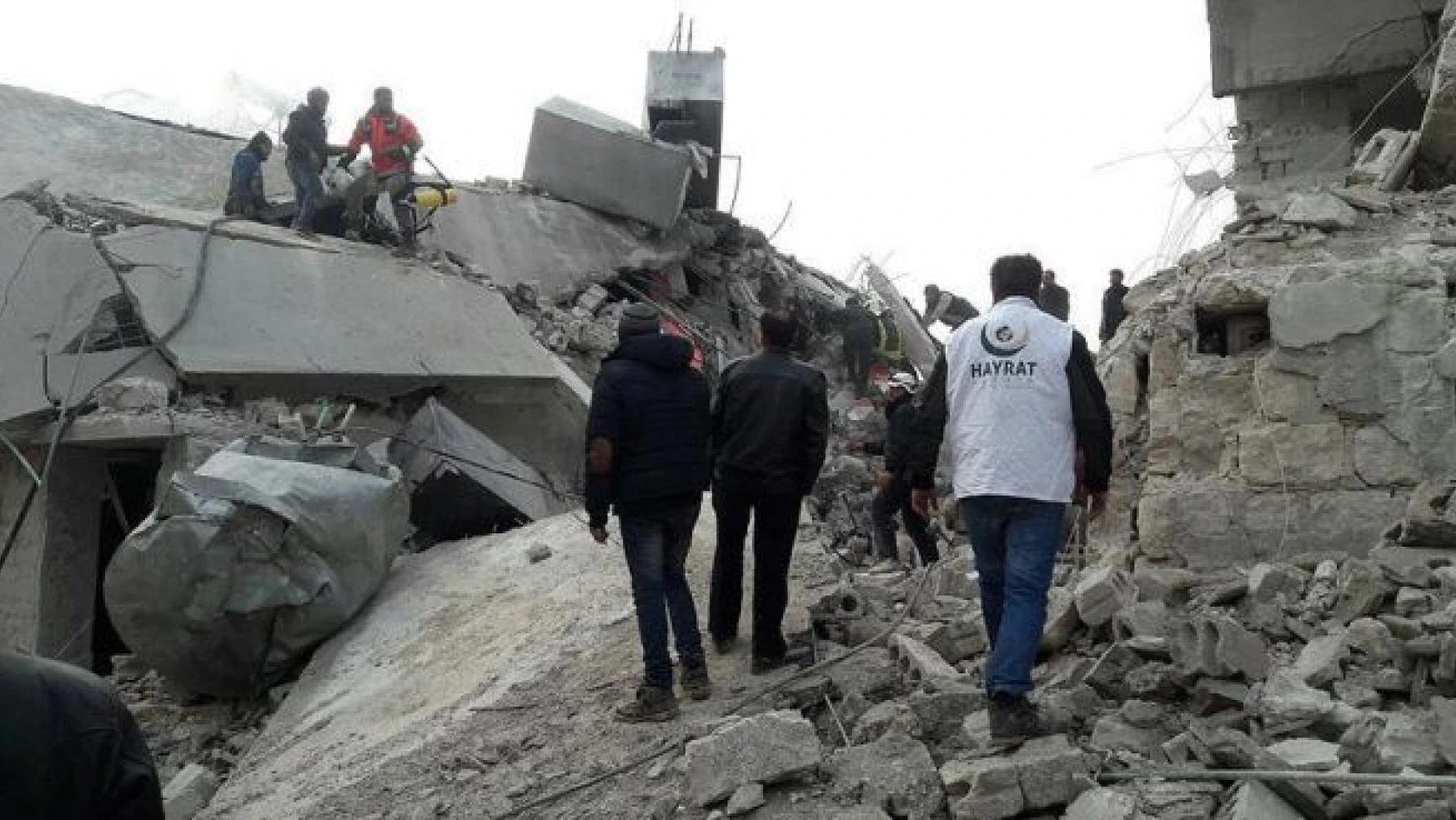 Rus uçaklarından İdlib'e hava saldırısı: 7 ölü