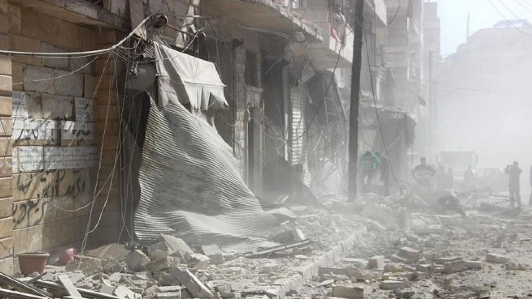 Rusya Halep'in merkezini bombalıyor