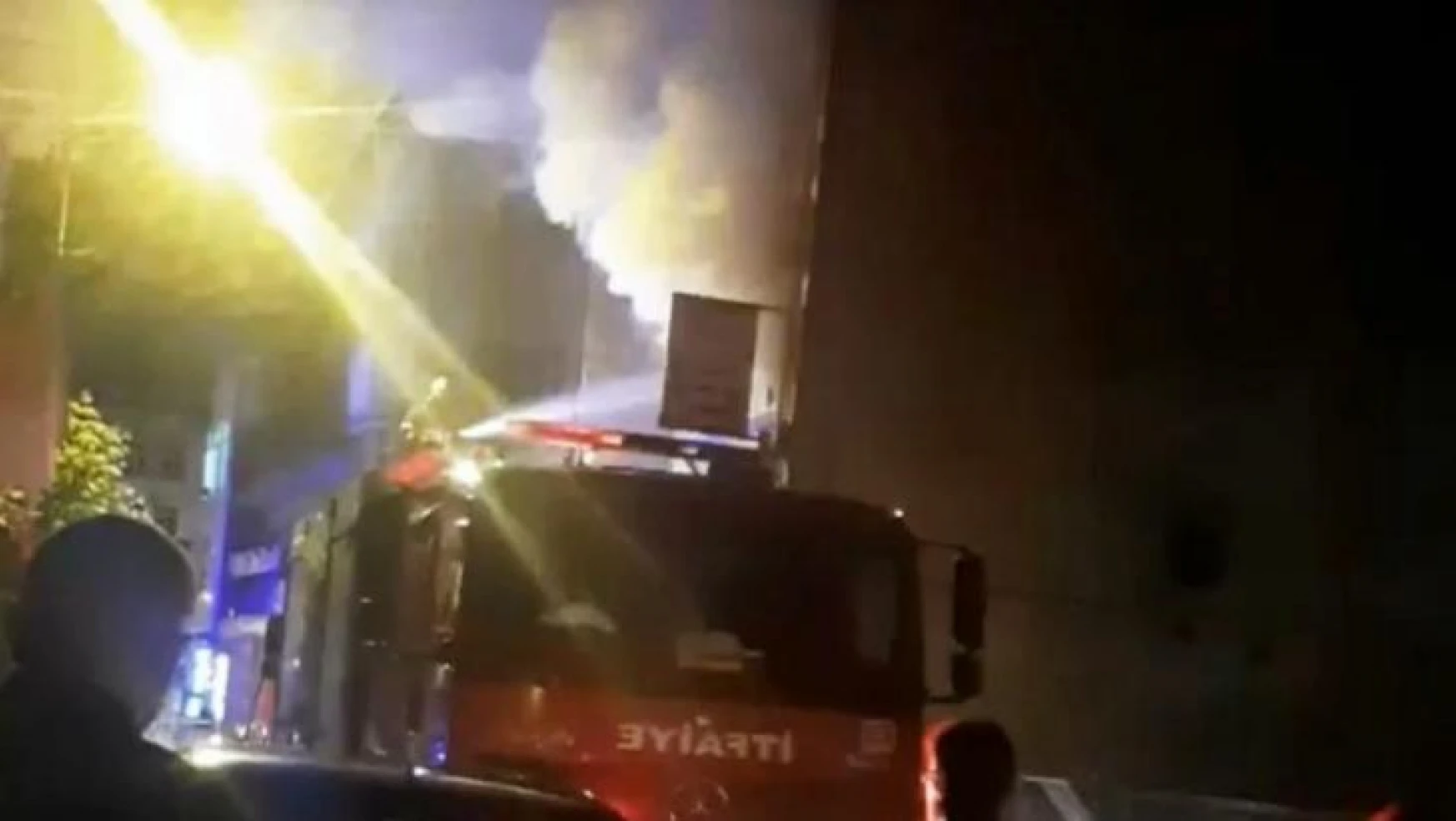 Sakarya'da evde çıkan yangında 2 kişi dumandan etkilendi