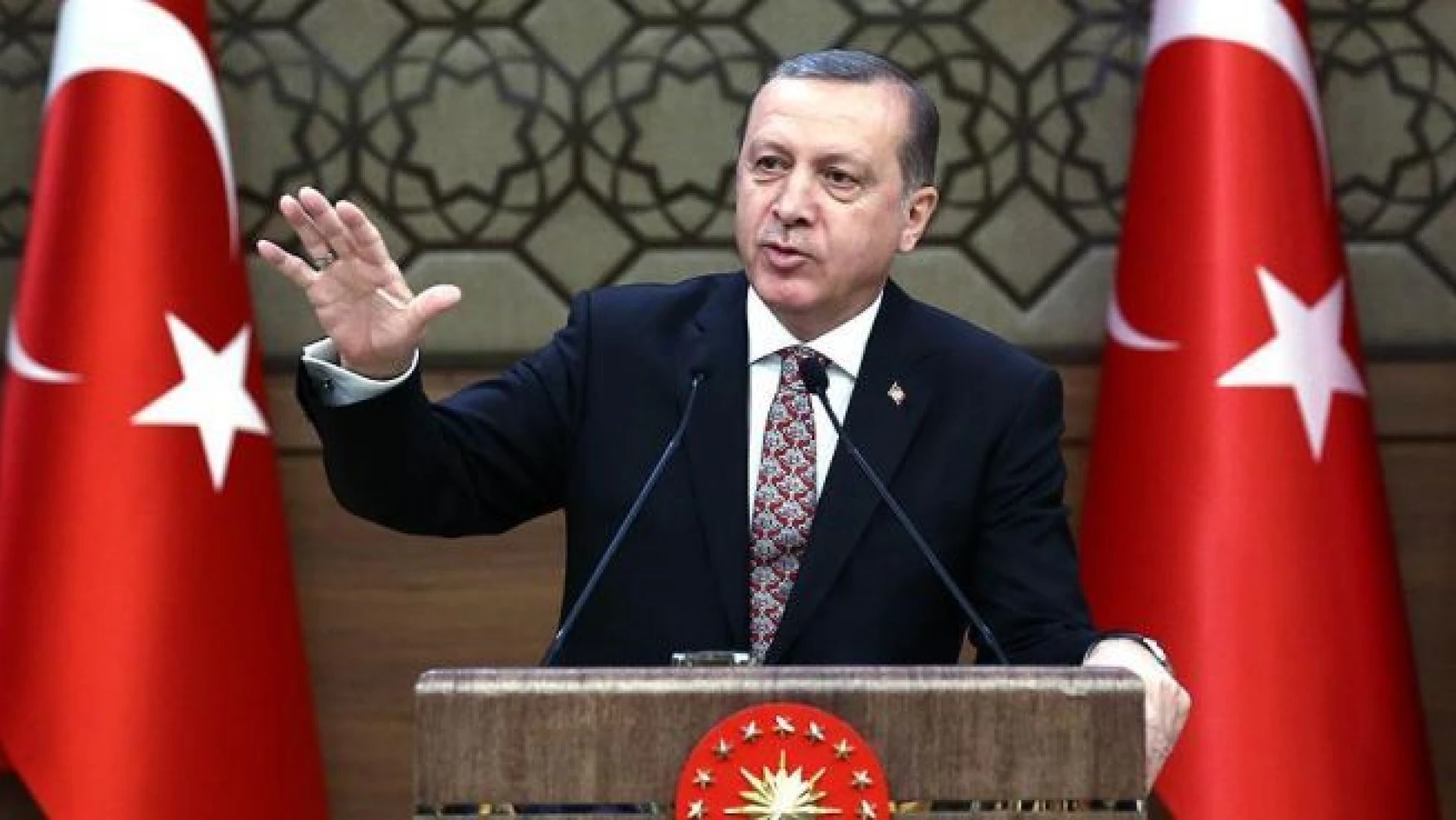 Erdoğan: Yeni Akit ve Yeni Şafak'a saldırıları şiddetle kınıyorum