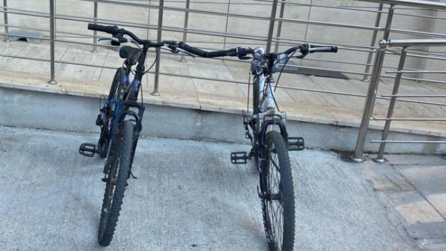 Sancaktepe'de iki farklı yerden bisiklet çalmıştı, polis ekipleri kıskıvrak yakaladı