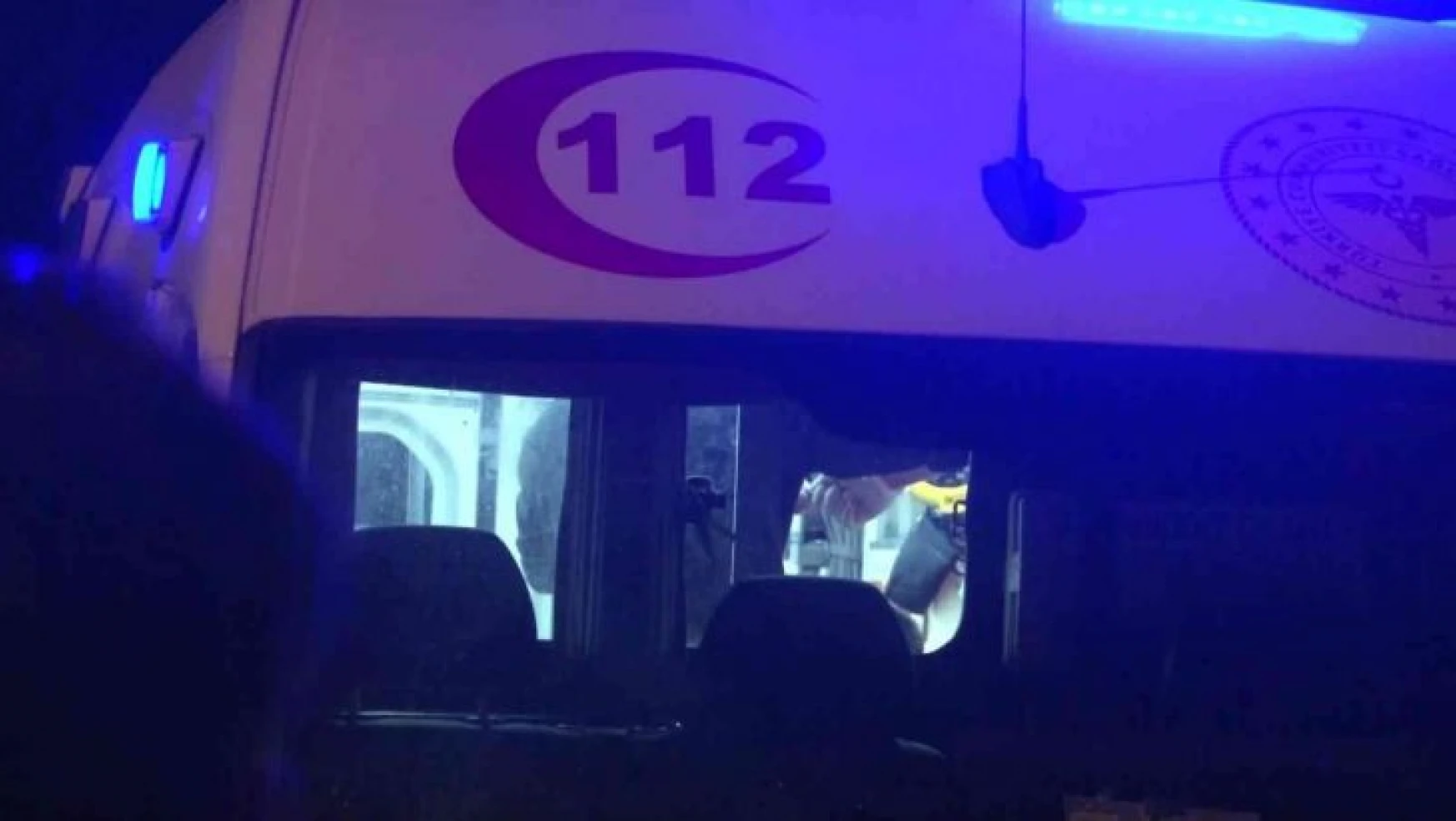 Sancaktepe'de minibüs şarampole yuvarlandı: Araç sürücüsü hayatını kaybetti