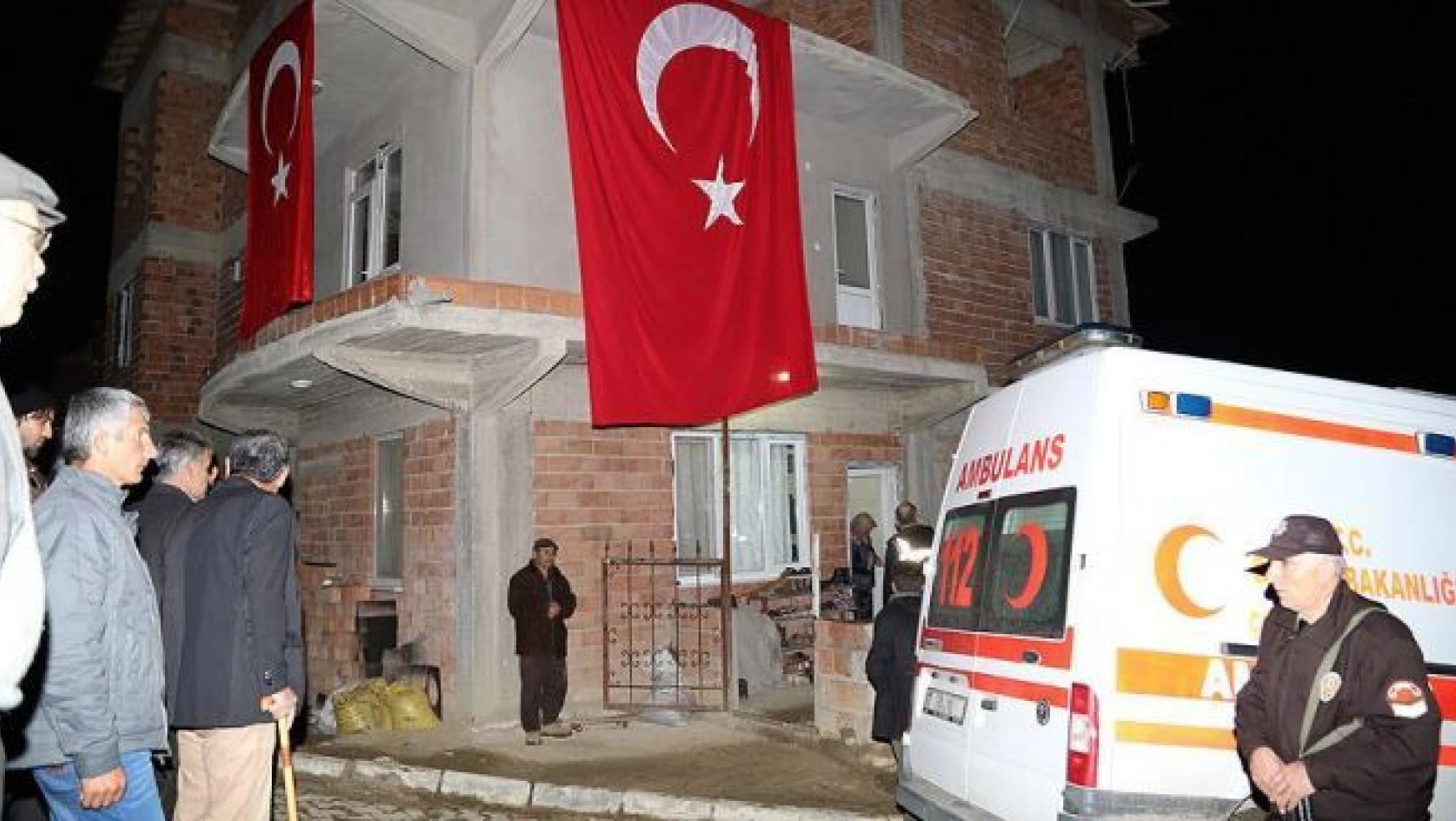 Şehit polis memuru Mustafa Yaşar'ın baba evinde yas