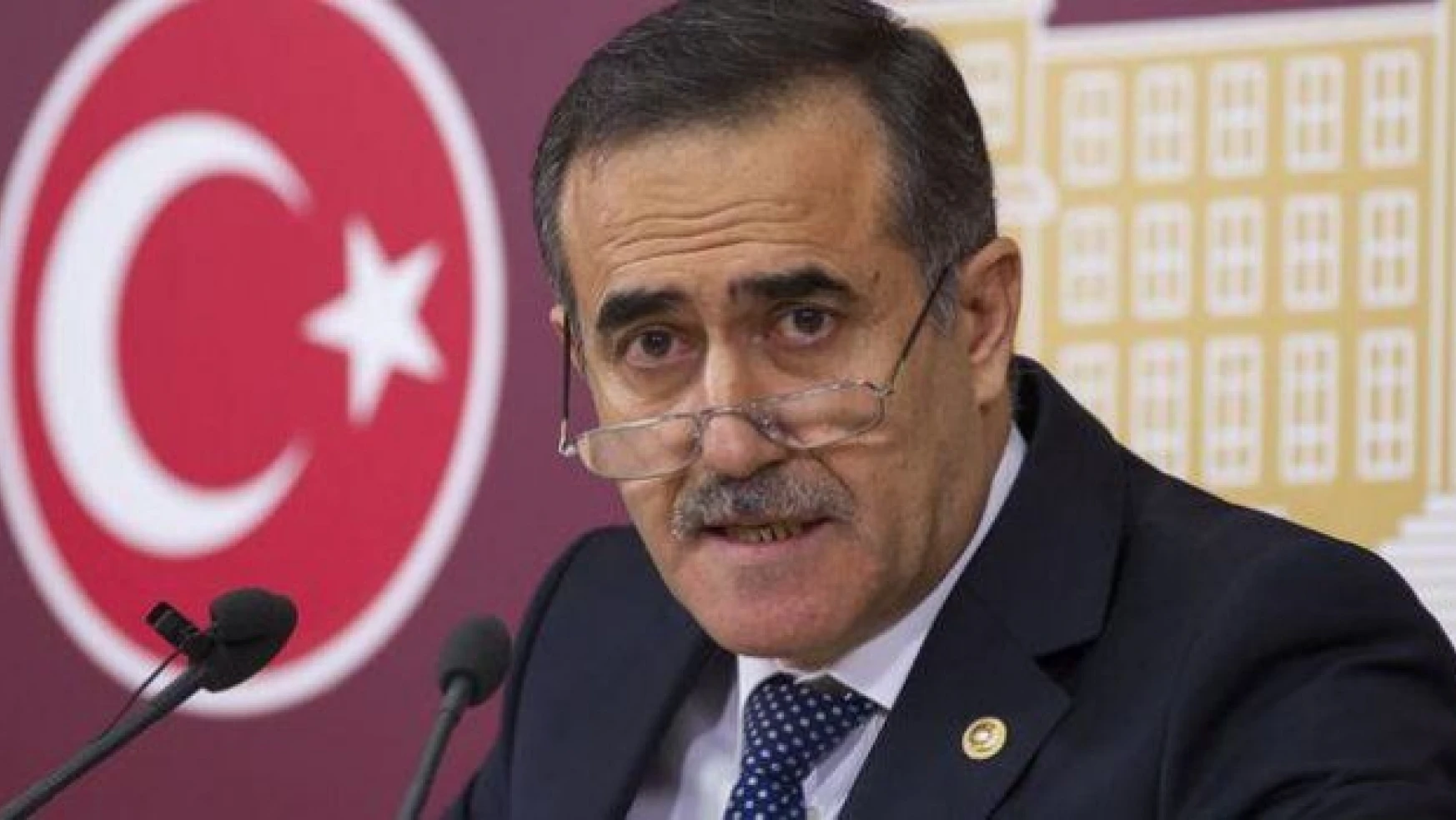 CHP'li Özkes, AK Parti'den adeta özür diledi: 'Sert eleştirilerimden hicap duyuyorum'