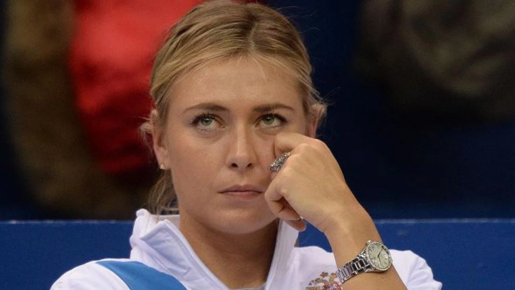 Sharapova sol kolundan yine sakatlandı