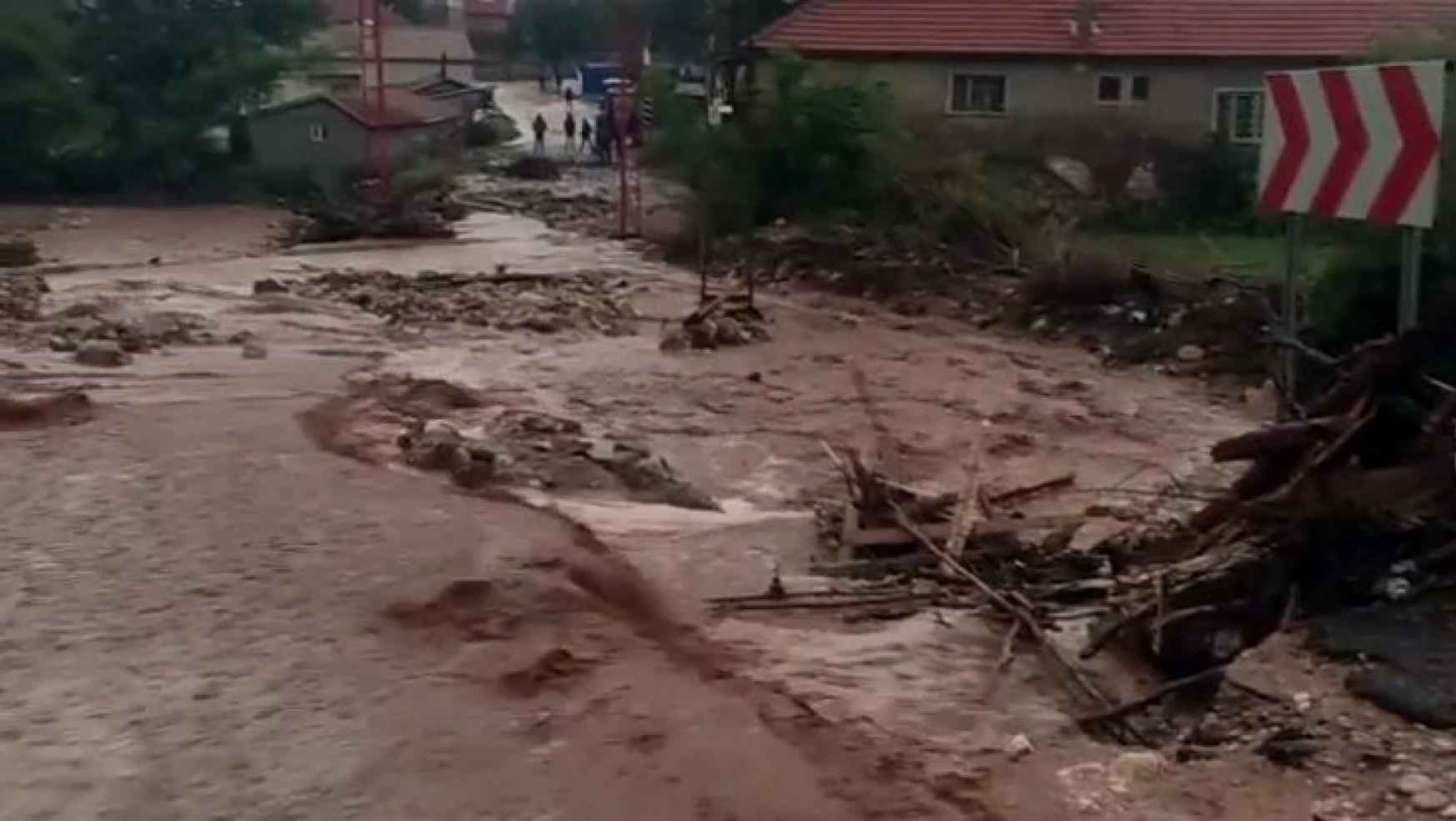 Sivas'ta kuvvetli yağış hasara neden oldu