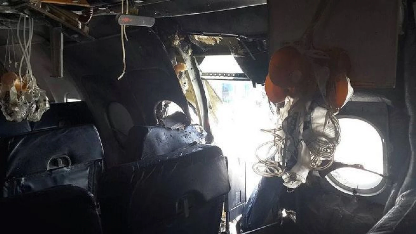 Türk yolcularının da olduğu uçakta patlama: 2 kişi yaralandı