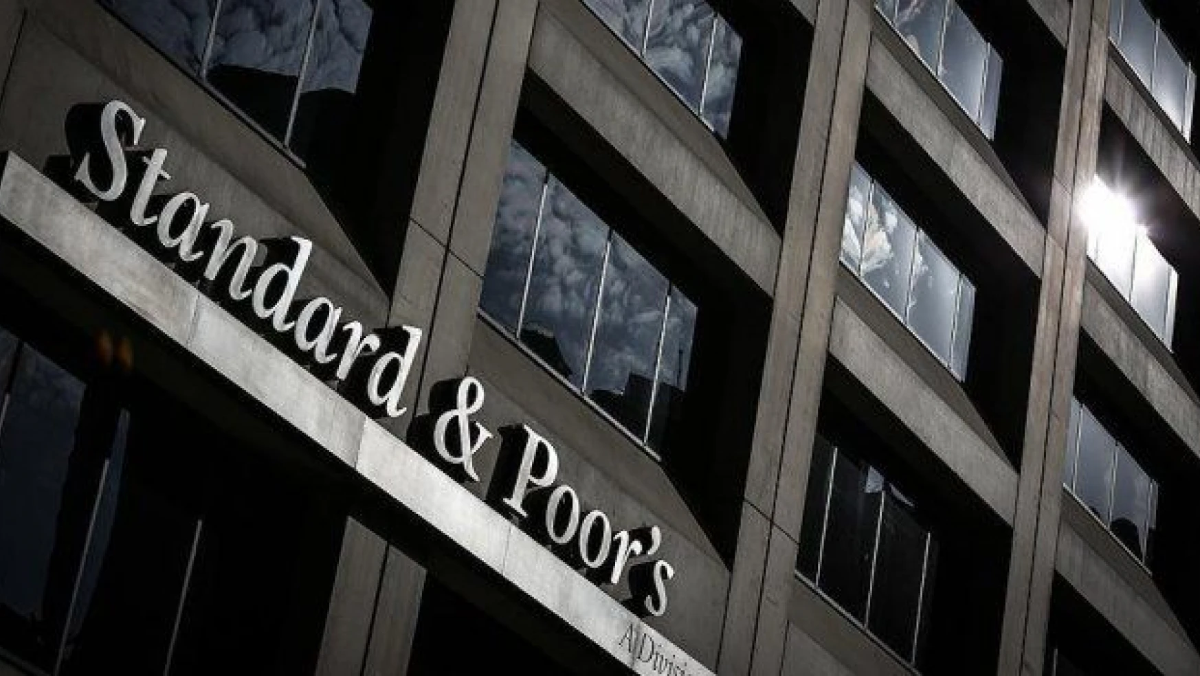 Standard & Poor's Türkiye'nin kredi notunu teyit etti
