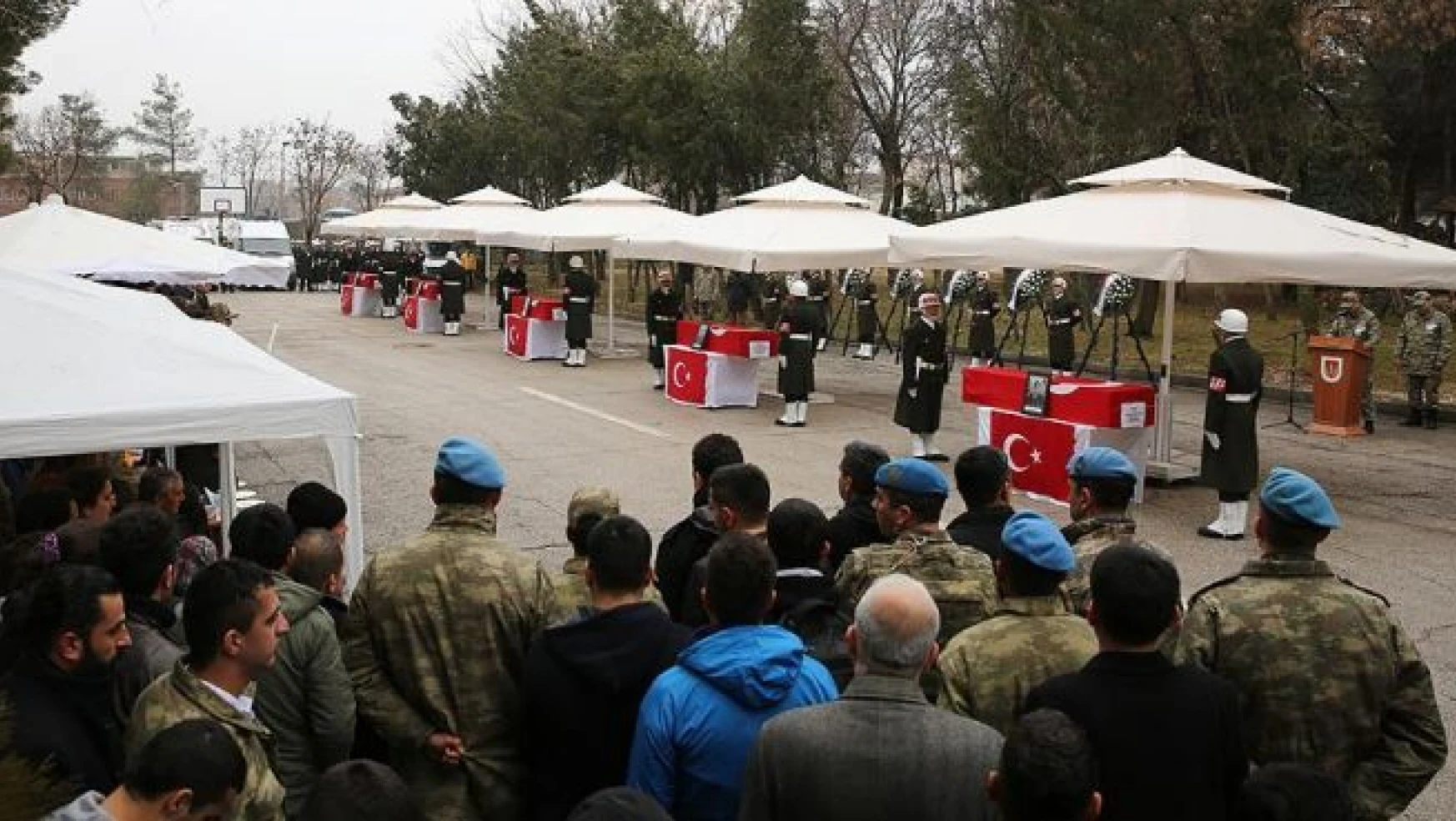 Sur'da şehit olan 5 asker için tören düzenlendi