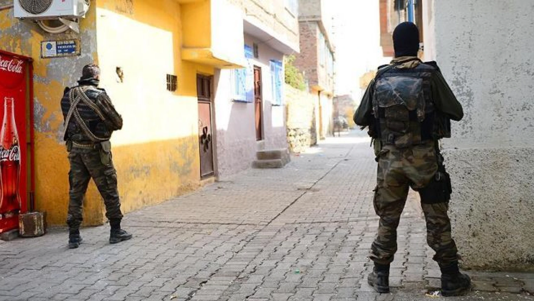 Sur'da terör saldırıları: 6 asker ve 5 polis yaralı