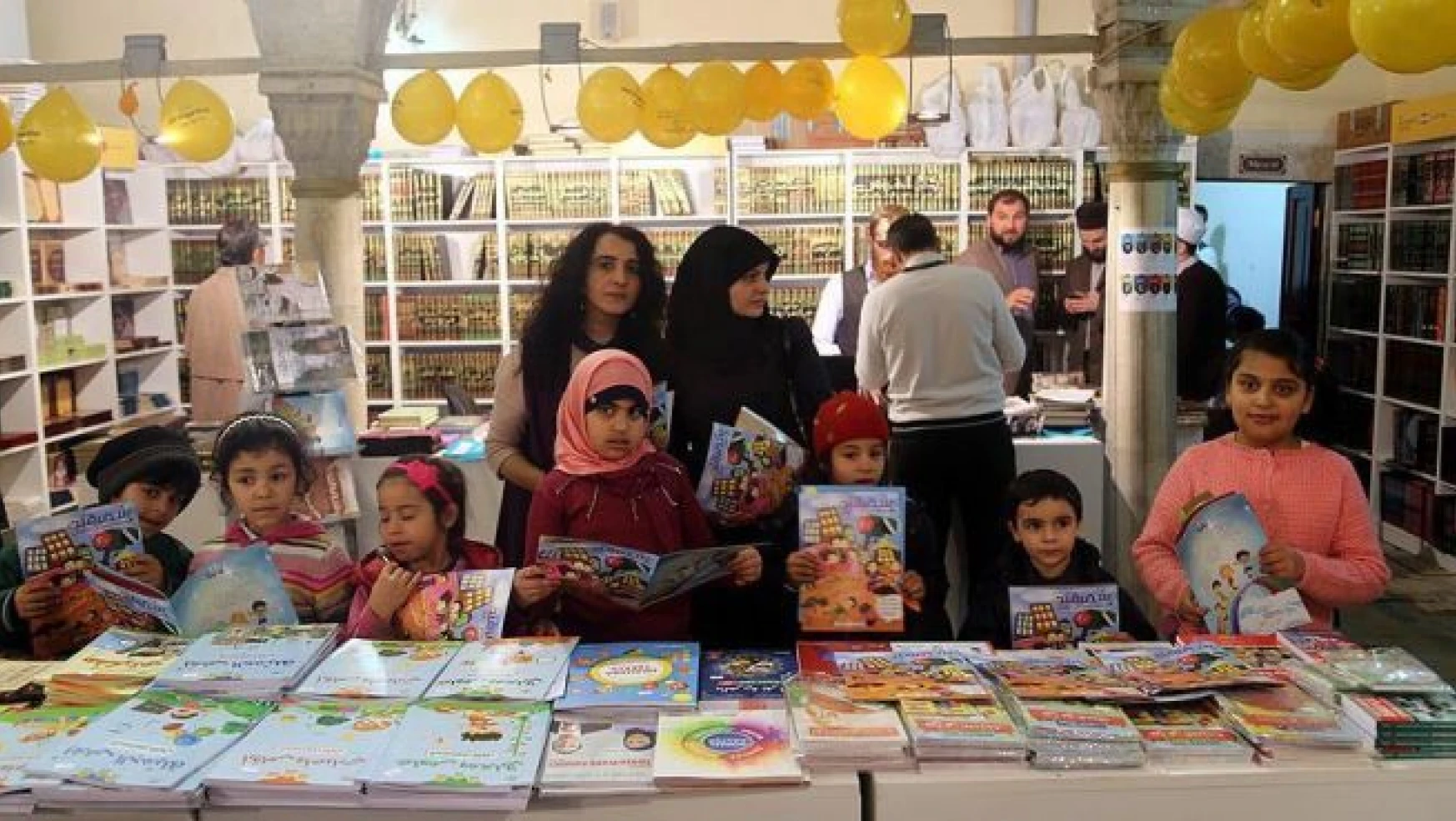 Suriyeli çocuklar mesajlarını dergiyle verdi