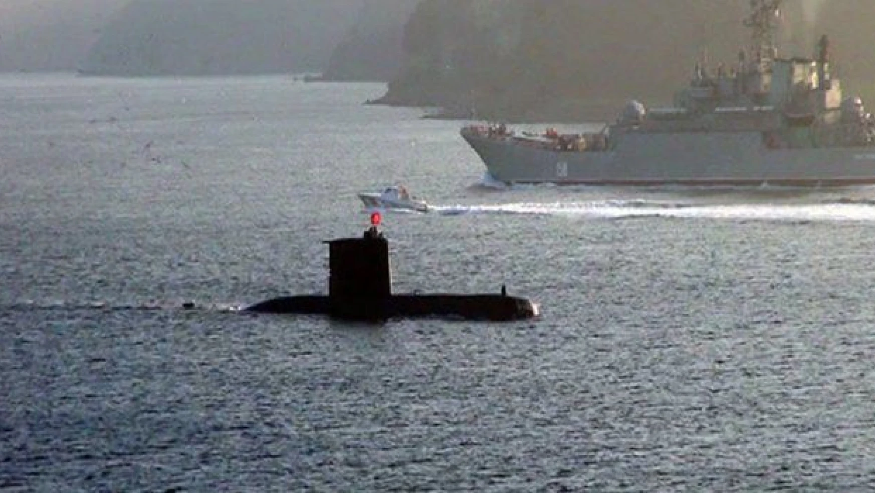 Tartışmalı Rus gemisine bu sefer Türk denizaltısı eşlik etti 