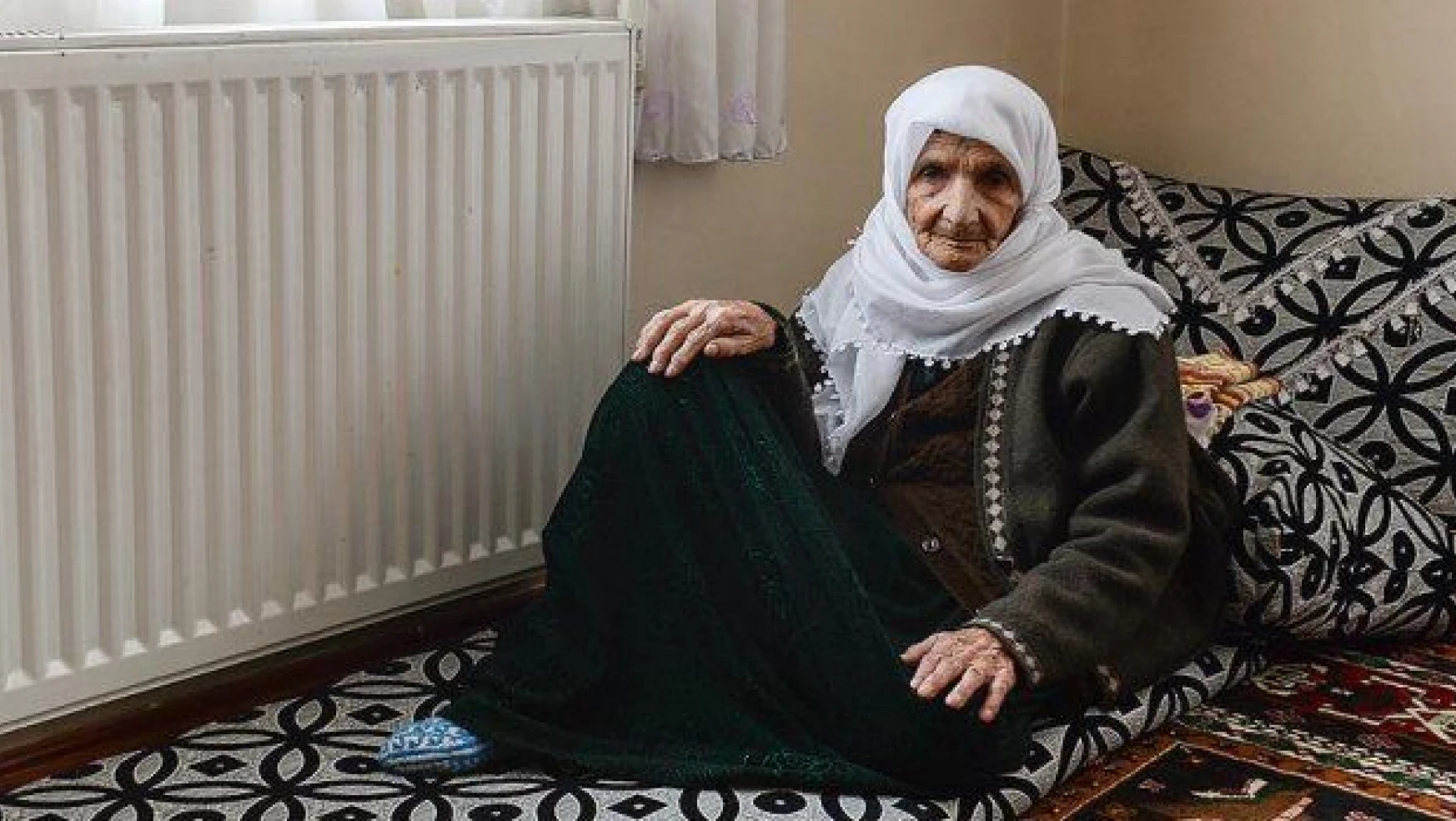 Terör 100 yaşındaki nineyi evinden etti