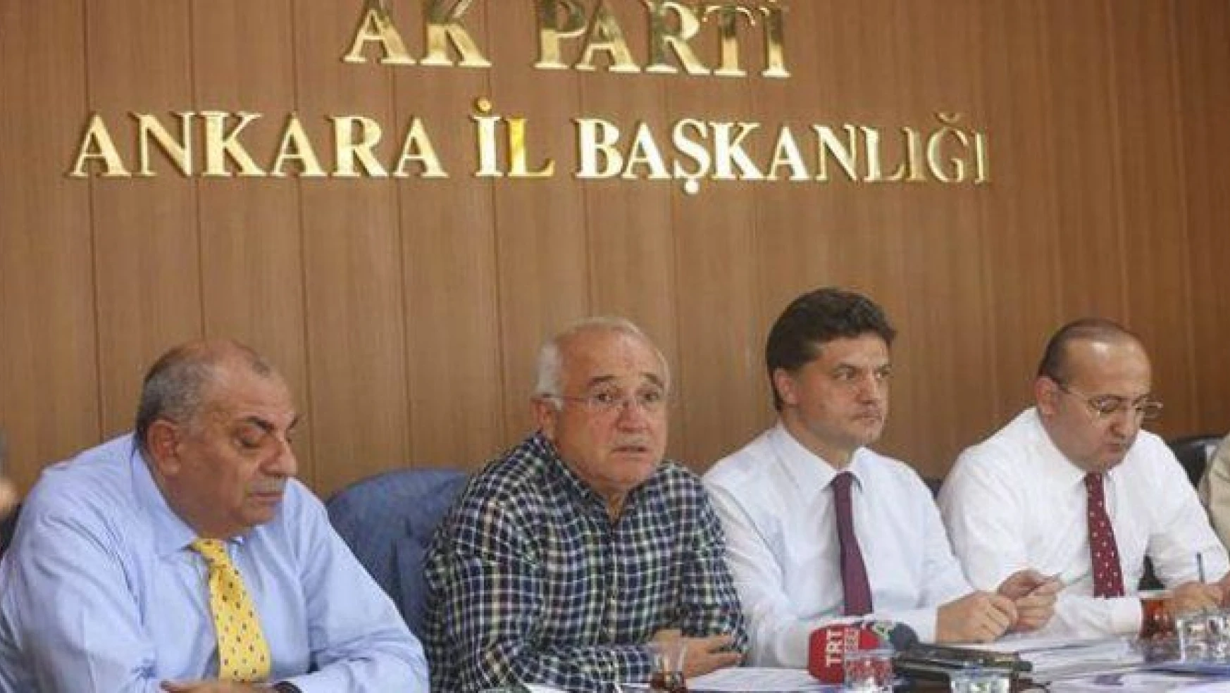 Türkeş yeni partisine ısınıyor