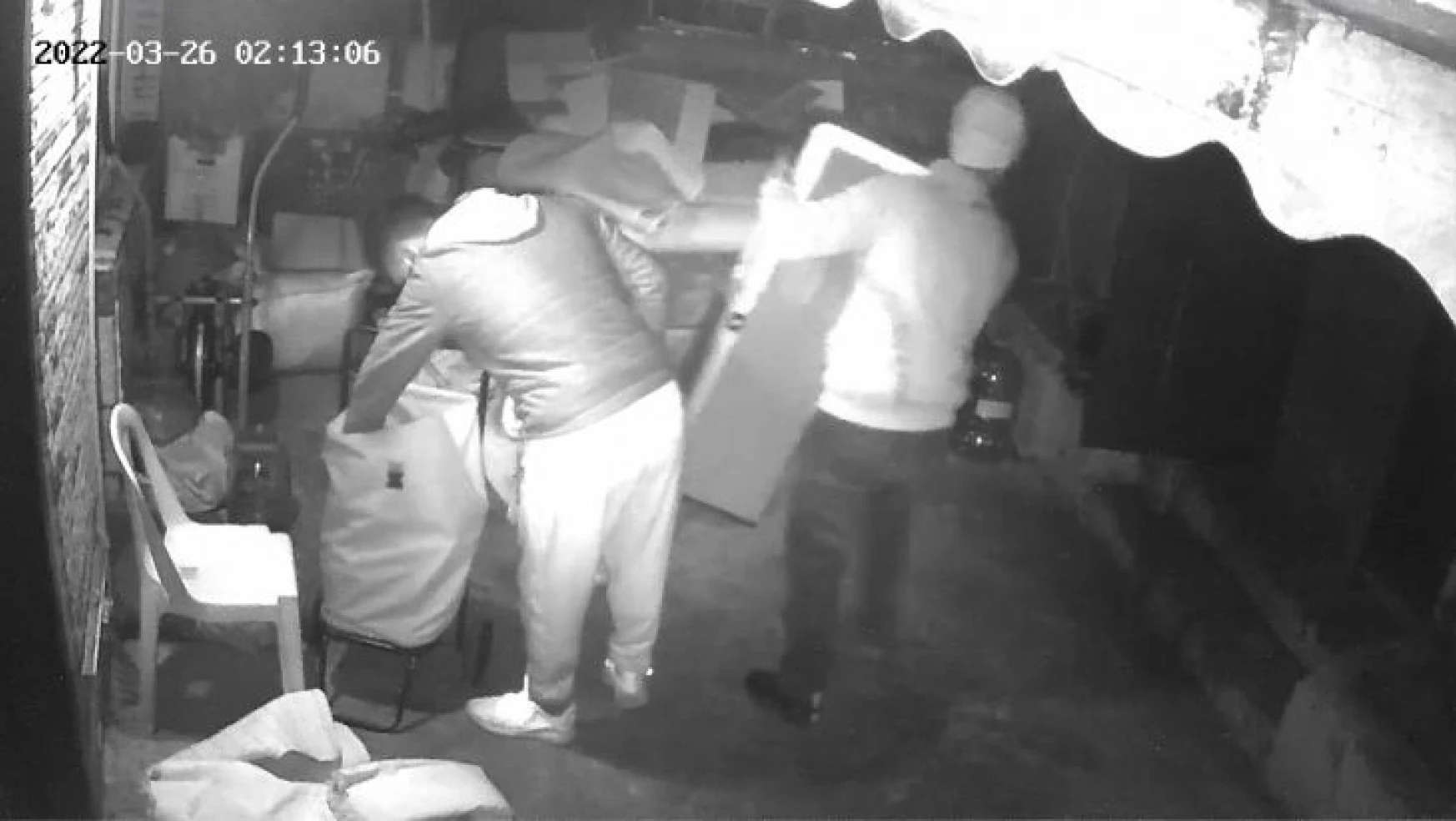 Ümraniye'de mahalleyi mesken tutan hırsızlar önüne geleni çaldı