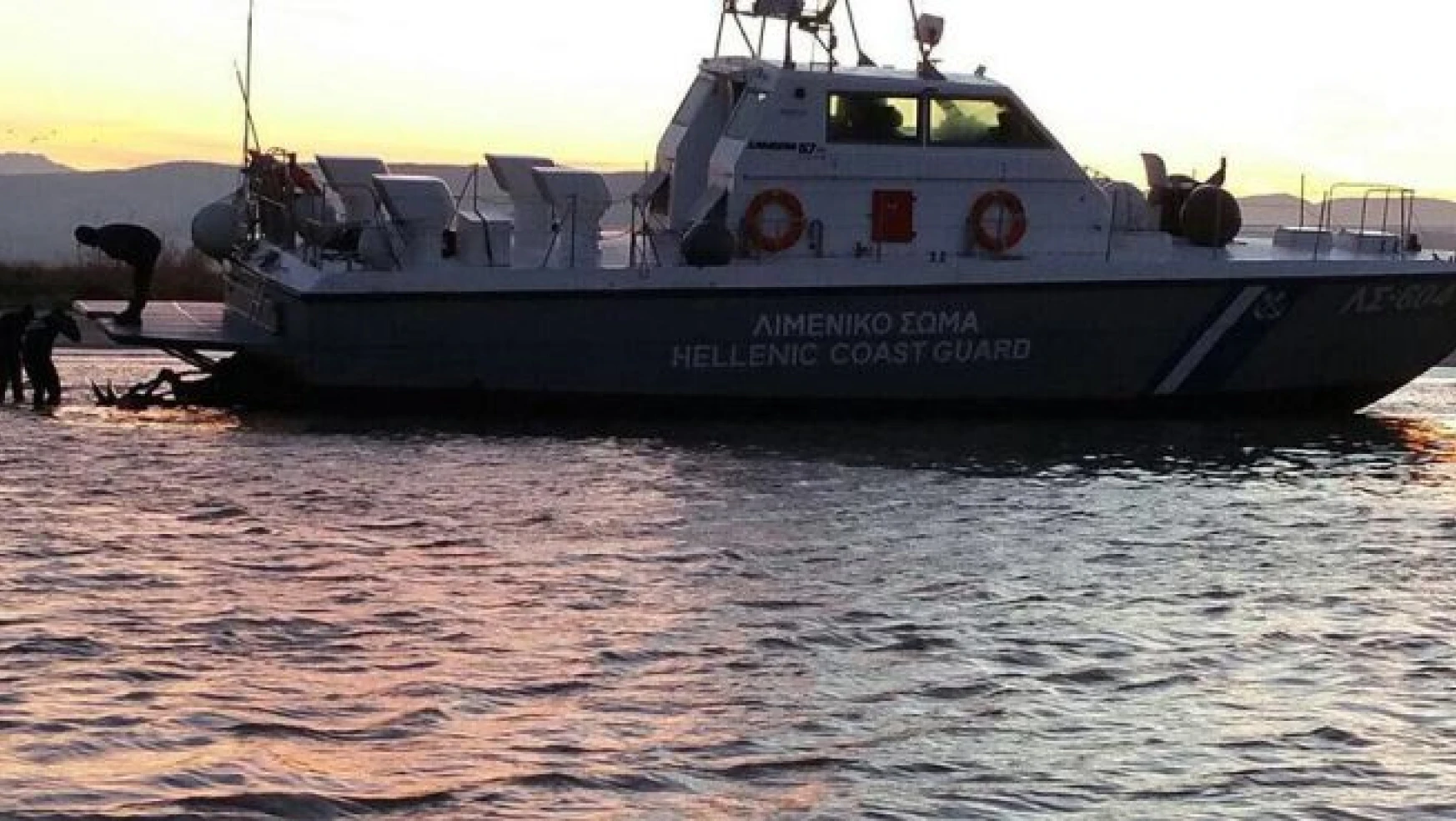 Yunan sahil güvenlik botu Didim'de karaya oturdu
