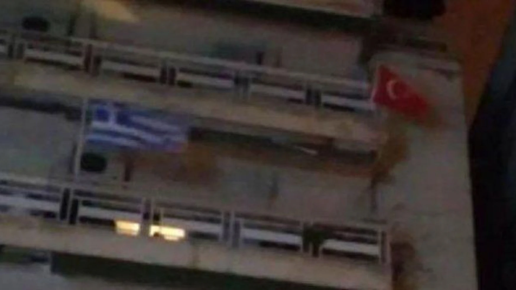 Yunanistan'dan Türk bayrağına tepki geldi