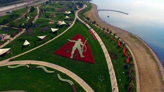 150 bin lale ile Mehmetçik figürü oluşturuldu