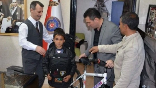 Siirt Emniyeti boyacı çocuk için harekete geçti!