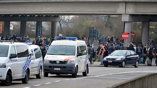 Brüksel'de peş peşe 4 patlama: 34 ölü