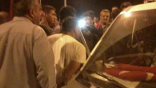 15 Temmuz'un sabahında bombalar ve uçaklar altında sabah namazı