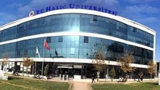 Medyada Davutoğlu depremi! 'Hoca'ya destek veren o gazete kapanıyor