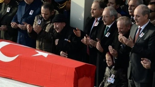 Söz bitti, 6 yaşındaki şehit çocuğunun göz yaşları konuştu (VİDEO)