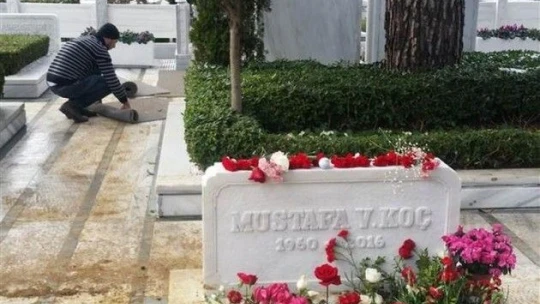 Mustafa Koç'un annesi ve halası ikinci gün de kabristanda