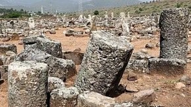 Hatay'da Kayı Boyu damgalı mezar taşları bulundu