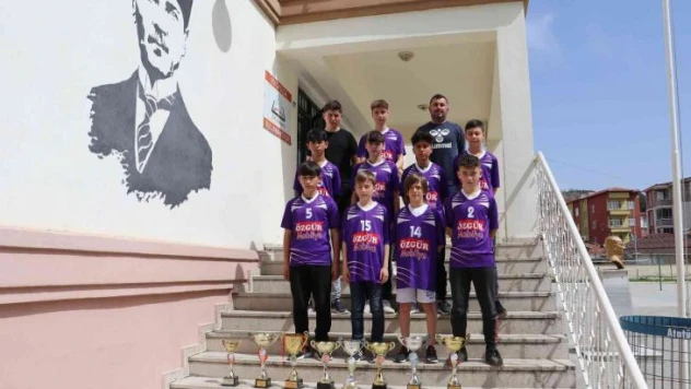 Atletizmde 8 yıldır şampiyonluğu kaptırmıyorlar